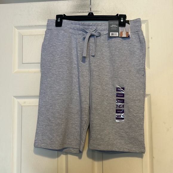 Berkley Jensen Shorts Size Medium Gray - Picture 1 of 5